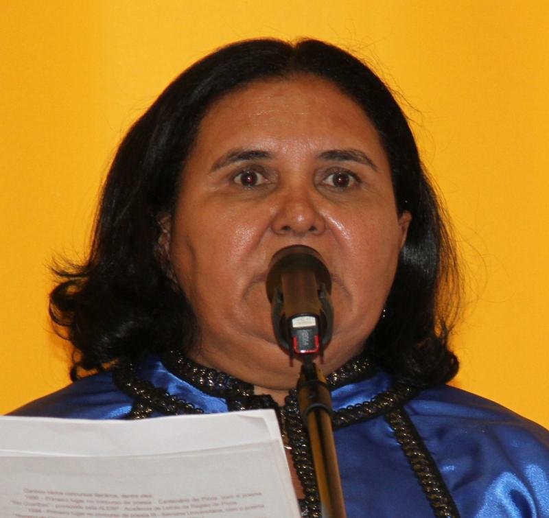 DEOLINDA MARQUES – POETA E CRÍTICA LITERÁRIA