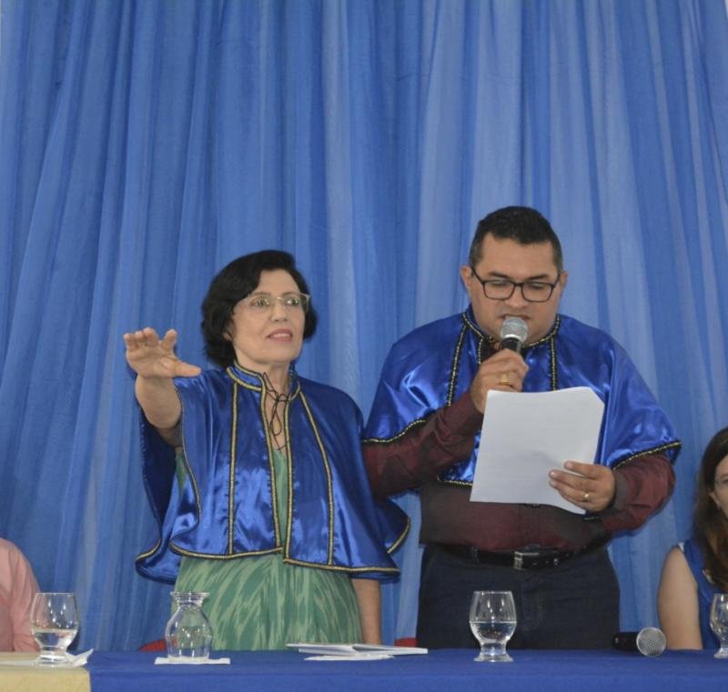 A poetisa Ilza Bezerra toma posse na Academia de Letras da Região de Picos - ALERP